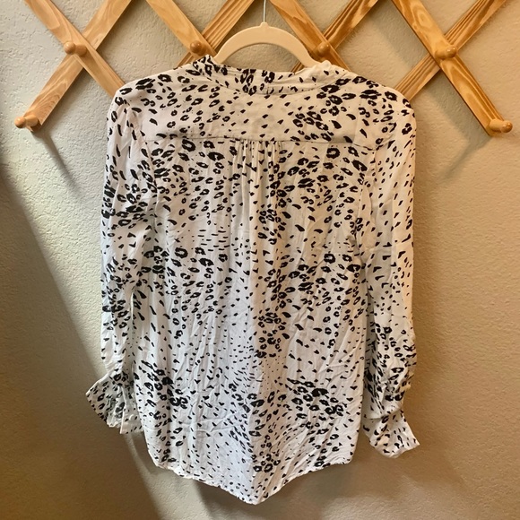 CottonOn wrap front top. X-small. - Picture 3 of 3